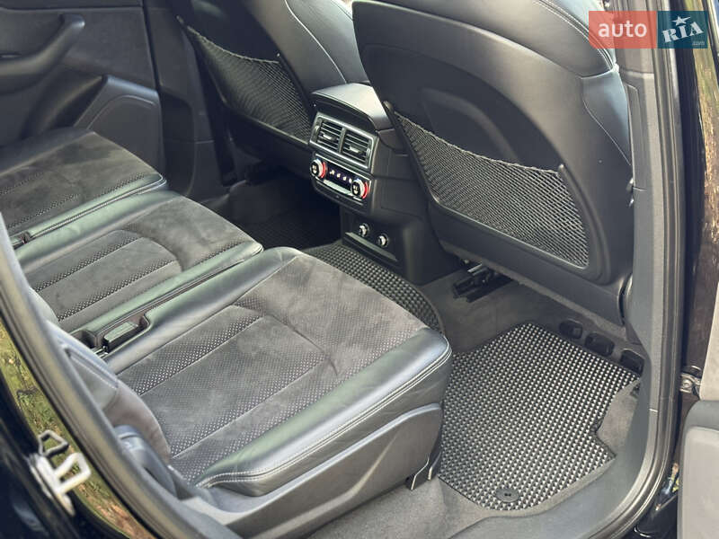 Внедорожник / Кроссовер Audi Q7 2017 в Киеве