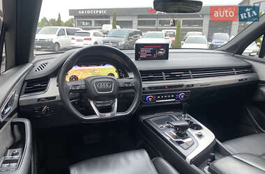 Позашляховик / Кросовер Audi Q7 2018 в 
