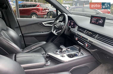 Позашляховик / Кросовер Audi Q7 2018 в 