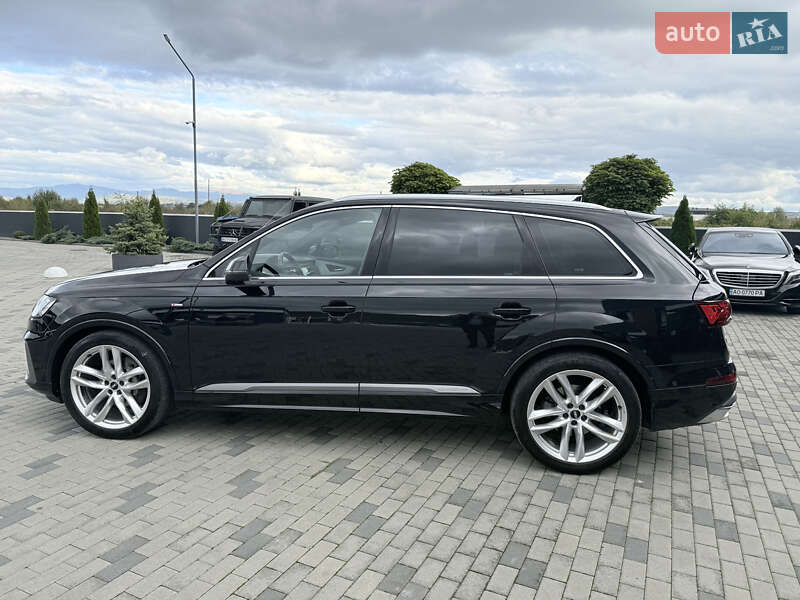 Позашляховик / Кросовер Audi Q7 2019 в Хусті