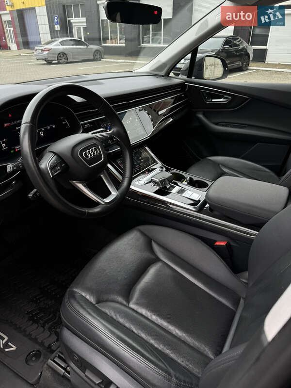 Позашляховик / Кросовер Audi Q7 2020 в Львові