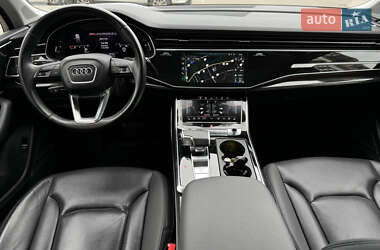 Внедорожник / Кроссовер Audi Q7 2020 в 
