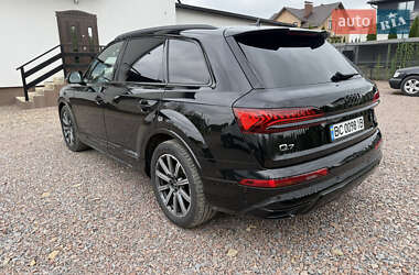 Внедорожник / Кроссовер Audi Q7 2021 в 