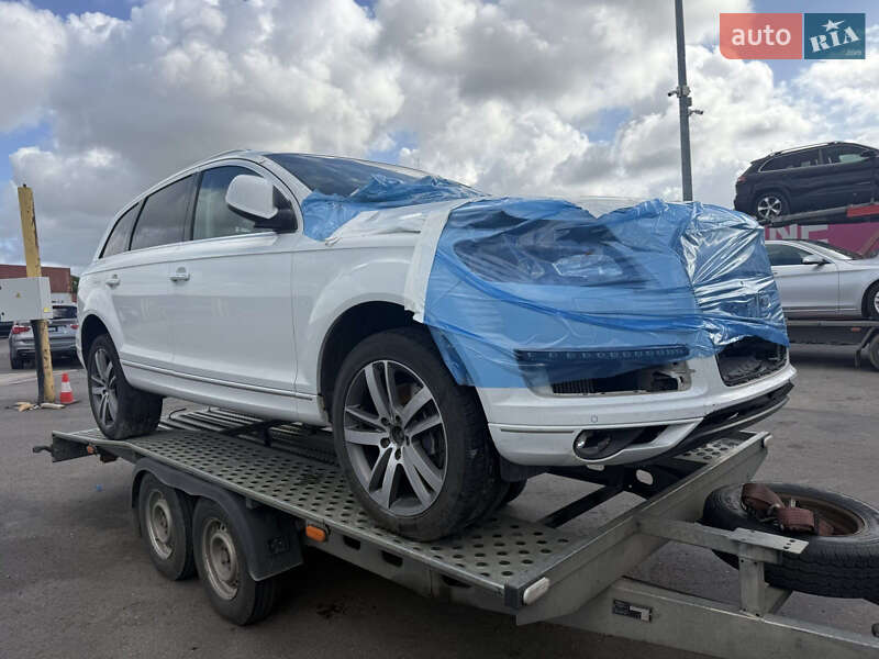 Позашляховик / Кросовер Audi Q7 2015 в 