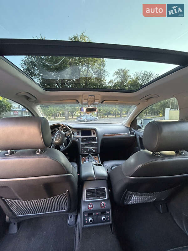 Позашляховик / Кросовер Audi Q7 2015 в Кривому Розі