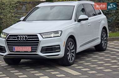 Внедорожник / Кроссовер Audi Q7 2017 в 