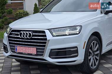 Внедорожник / Кроссовер Audi Q7 2017 в 