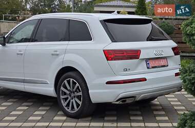 Внедорожник / Кроссовер Audi Q7 2017 в 