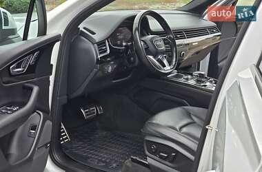 Внедорожник / Кроссовер Audi Q7 2017 в 