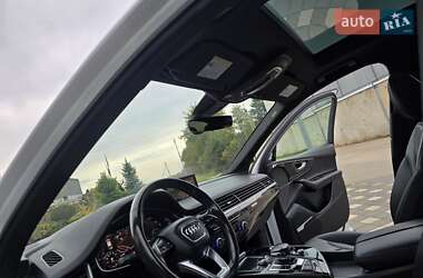 Внедорожник / Кроссовер Audi Q7 2017 в 