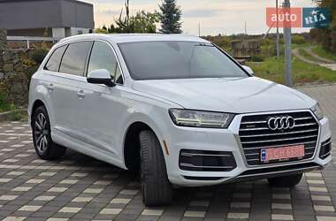 Внедорожник / Кроссовер Audi Q7 2017 в 
