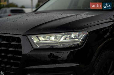 Внедорожник / Кроссовер Audi Q7 2017 в 