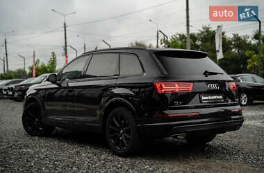 Внедорожник / Кроссовер Audi Q7 2017 в 