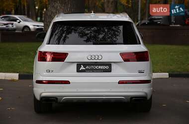 Позашляховик / Кросовер Audi Q7 2017 в 