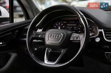 Позашляховик / Кросовер Audi Q7 2017 в 