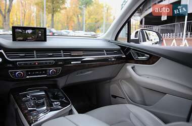Позашляховик / Кросовер Audi Q7 2017 в 