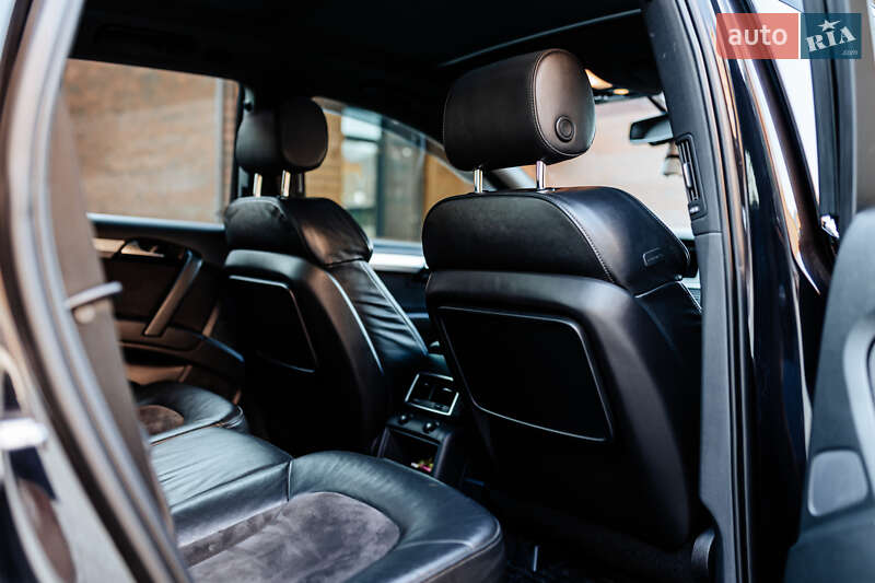 Позашляховик / Кросовер Audi Q7 2010 в Дніпрі