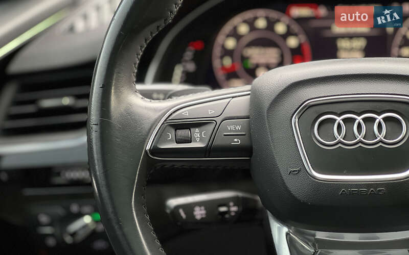 Позашляховик / Кросовер Audi Q7 2017 в Львові
