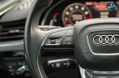 Позашляховик / Кросовер Audi Q7 2017 в 