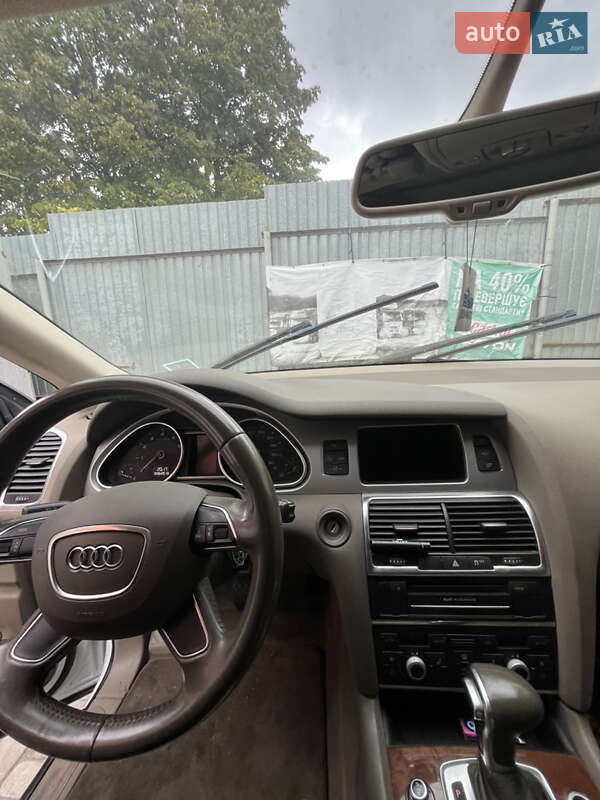 Позашляховик / Кросовер Audi Q7 2015 в Тернополі