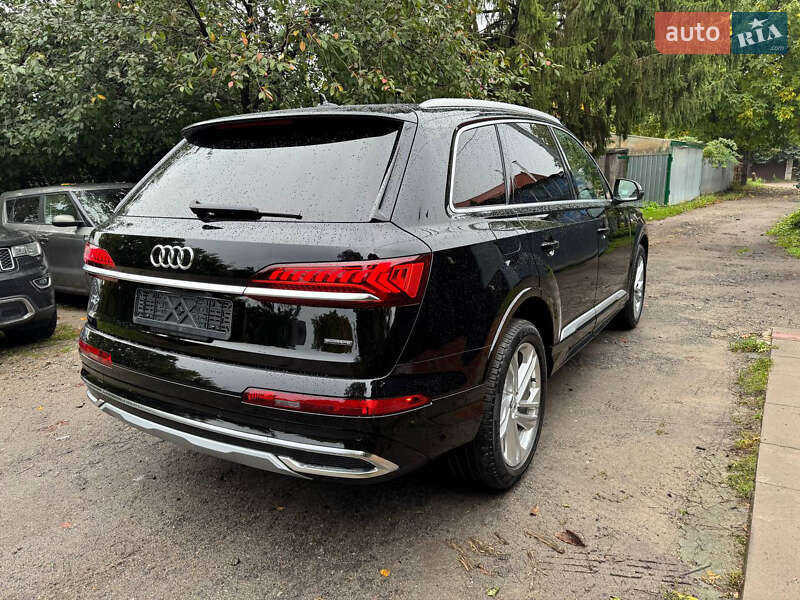 Внедорожник / Кроссовер Audi Q7 2020 в Киеве