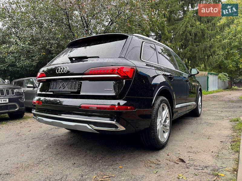 Внедорожник / Кроссовер Audi Q7 2020 в Киеве