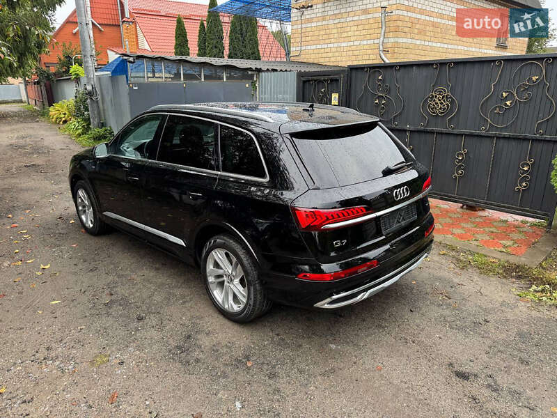 Внедорожник / Кроссовер Audi Q7 2020 в Киеве