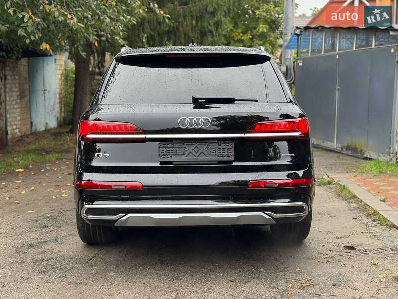 Внедорожник / Кроссовер Audi Q7 2020 в Киеве