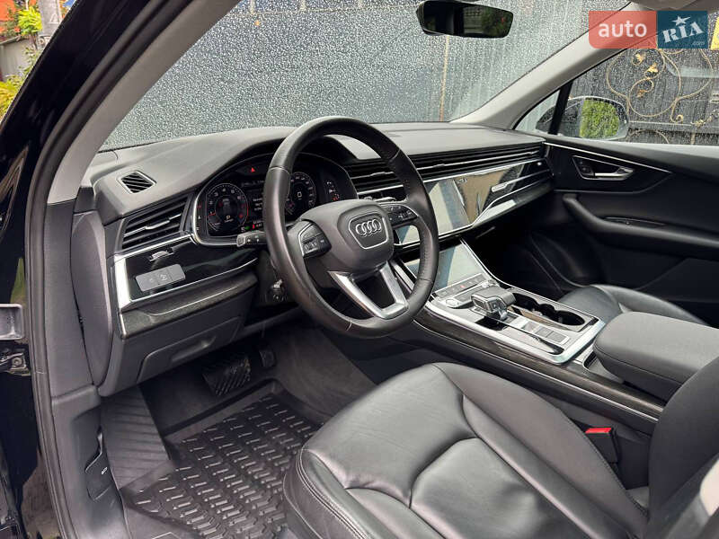 Внедорожник / Кроссовер Audi Q7 2020 в Киеве