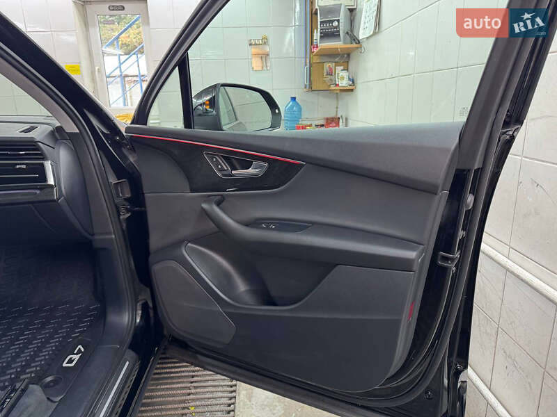 Внедорожник / Кроссовер Audi Q7 2020 в Киеве