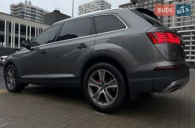 Внедорожник / Кроссовер Audi Q7 2016 в Киеве