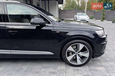 Внедорожник / Кроссовер Audi Q7 2017 в 