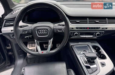 Внедорожник / Кроссовер Audi Q7 2017 в 