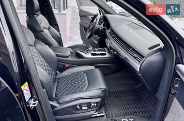 Внедорожник / Кроссовер Audi Q7 2017 в 