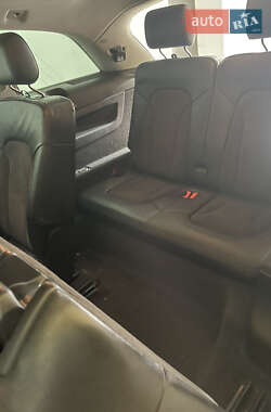 Внедорожник / Кроссовер Audi Q7 2011 в 