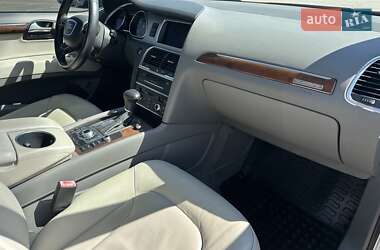 Внедорожник / Кроссовер Audi Q7 2011 в 