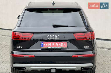 Внедорожник / Кроссовер Audi Q7 2016 в 