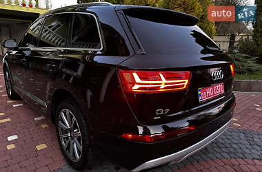 Внедорожник / Кроссовер Audi Q7 2018 в 