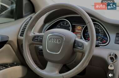 Позашляховик / Кросовер Audi Q7 2007 в 