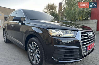 Позашляховик / Кросовер Audi Q7 2017 в 