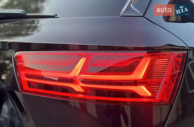 Позашляховик / Кросовер Audi Q7 2017 в 