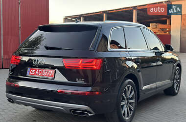 Позашляховик / Кросовер Audi Q7 2017 в 