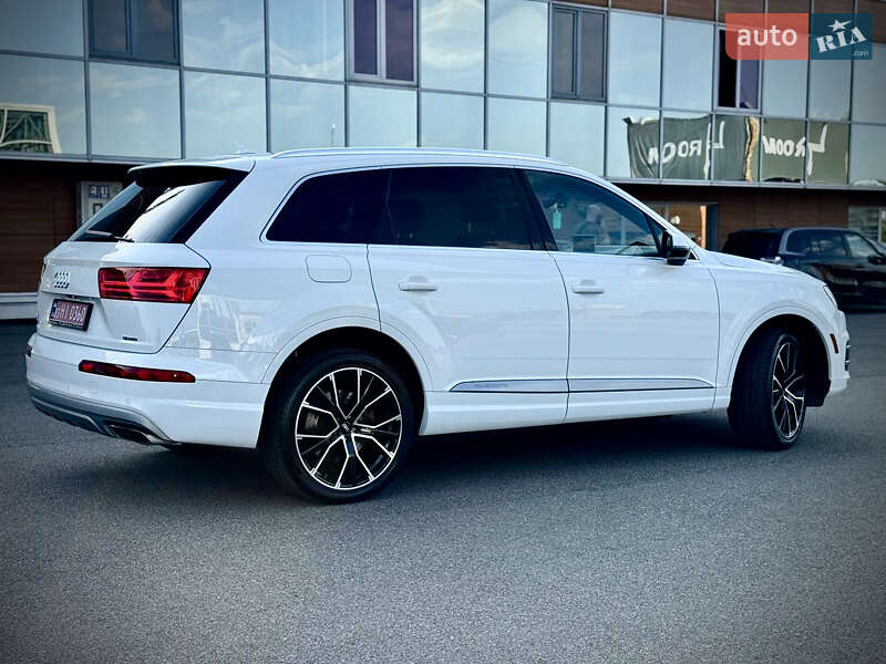 Позашляховик / Кросовер Audi Q7 2017 в Києві