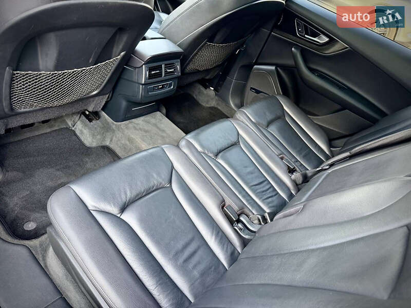 Позашляховик / Кросовер Audi Q7 2017 в Києві