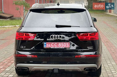 Внедорожник / Кроссовер Audi Q7 2016 в 