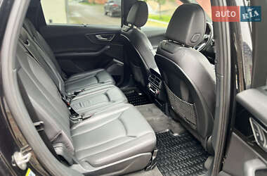 Внедорожник / Кроссовер Audi Q7 2016 в 