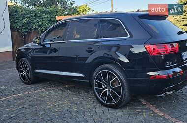Позашляховик / Кросовер Audi Q7 2017 в 