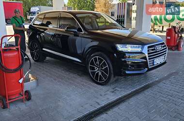 Позашляховик / Кросовер Audi Q7 2017 в Тячеві