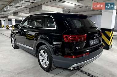 Внедорожник / Кроссовер Audi Q7 2016 в 