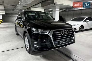 Внедорожник / Кроссовер Audi Q7 2016 в 
